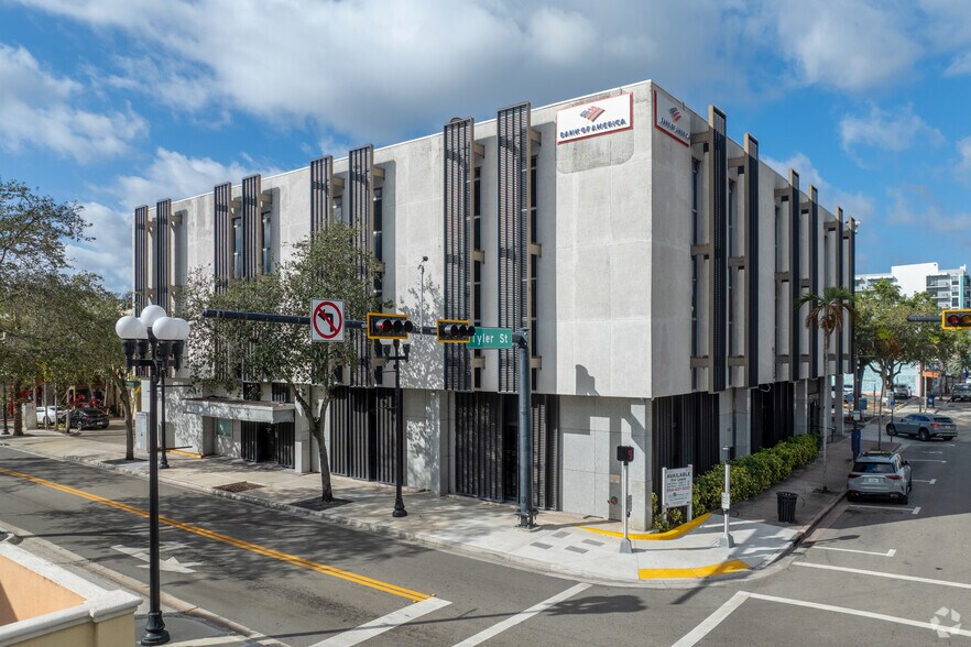Primary Photo Of 1900 Tyler St, Hollywood Office For Lease