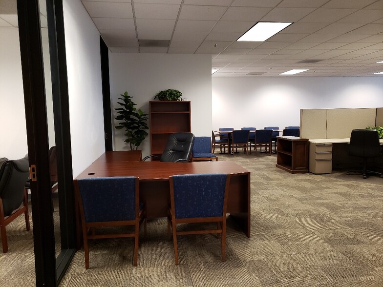 More Photos Of 4200 Concours, Ontario Office For Lease
