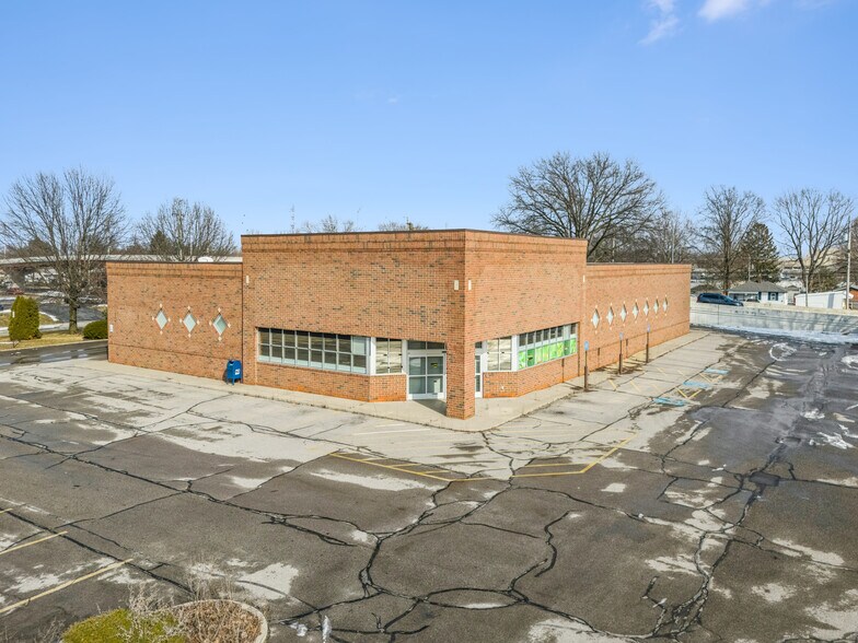Primary Photo Of 222 S Main St, Orrville Drugstore For Sale