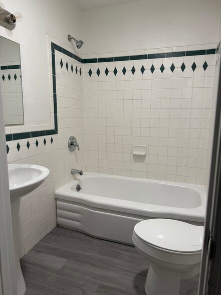 More Photos Of 33 N Washington St, Berkeley Springs Restaurant For Sale