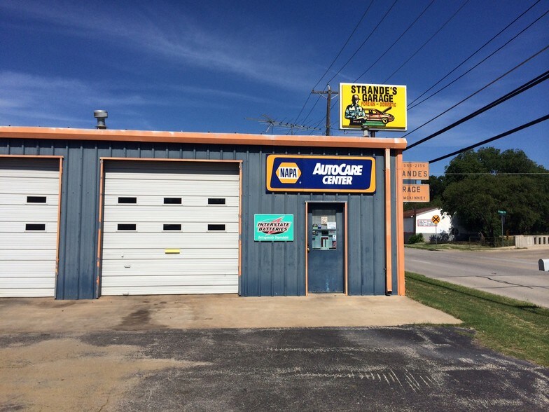 More Photos Of 706 E McKinney St, Denton Auto Repair For Sale