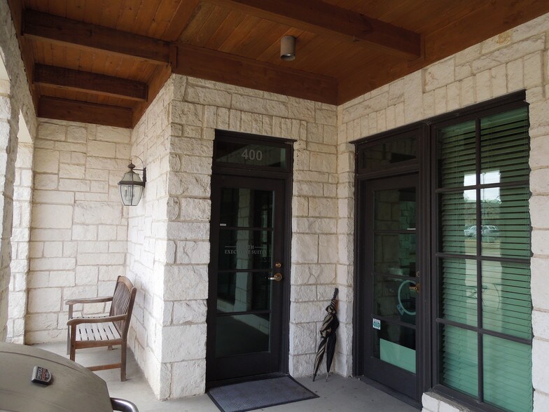 More Photos Of 4 Horizon Ct, Heath Office For Lease