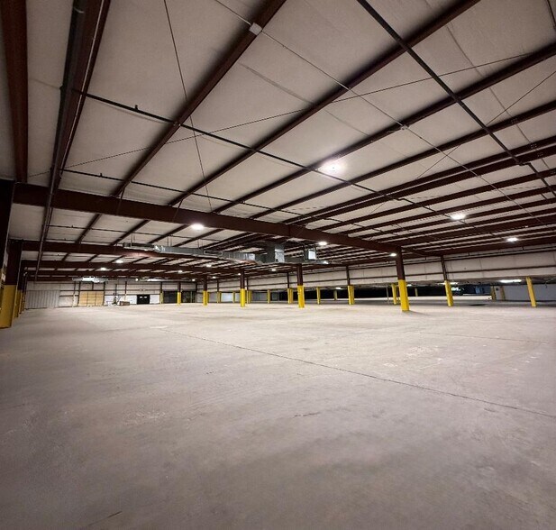 More Photos Of 231 E 13th St, Waynesboro Distribution For Lease