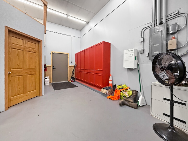 More Photos Of 614 Railroad St SE, Bemidji Office For Sale