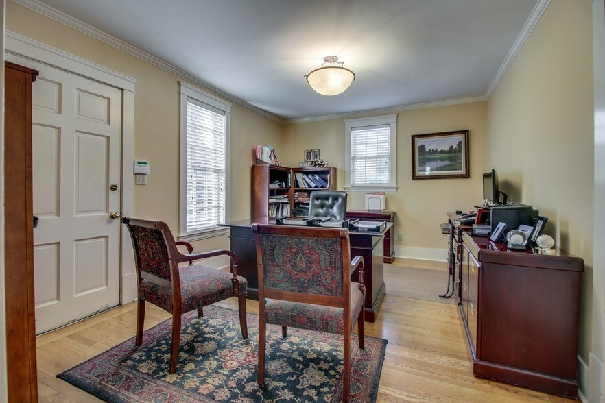 More Photos Of 325 Bridge St, Franklin Office For Sale