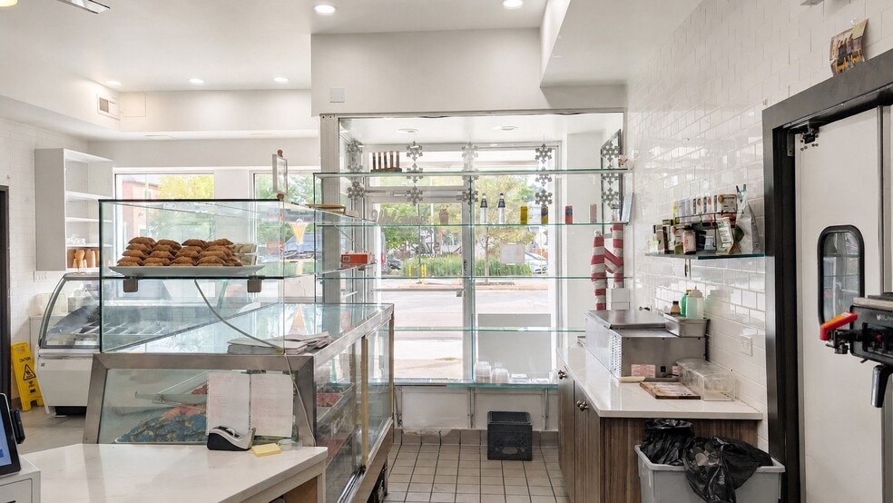 More Photos Of 5742-5744 N Milwaukee Ave, Chicago Storefront Retail Residential For Lease