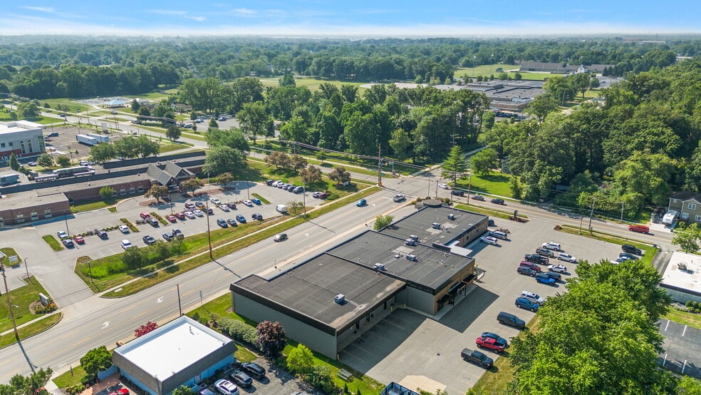 More Photos Of 1111 Glendale Blvd, Valparaiso Freestanding For Lease