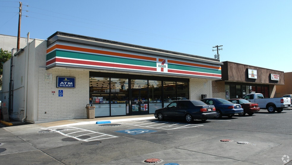 More Photos Of 428 E Bullard Ave, Fresno General Retail For Lease
