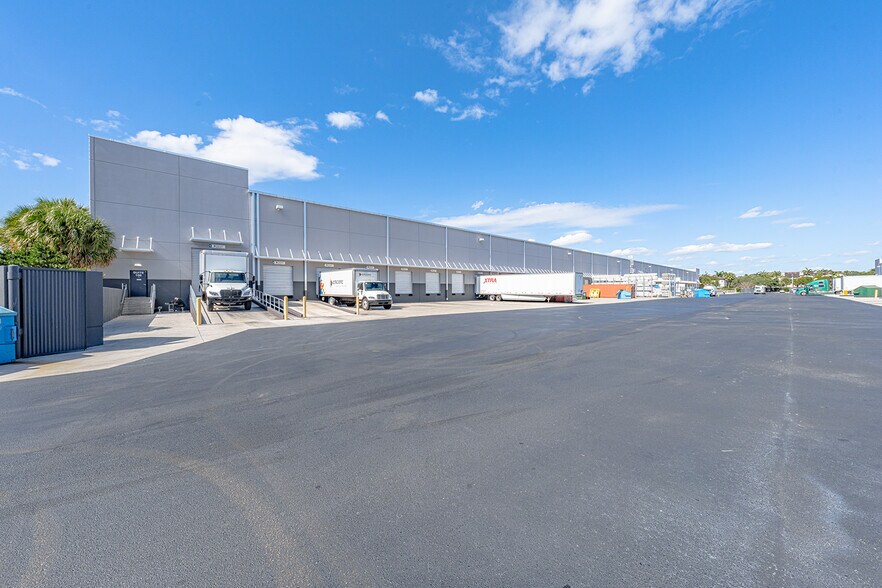 More Photos Of 3300 SW 64th Ave, Davie Unknown For Lease