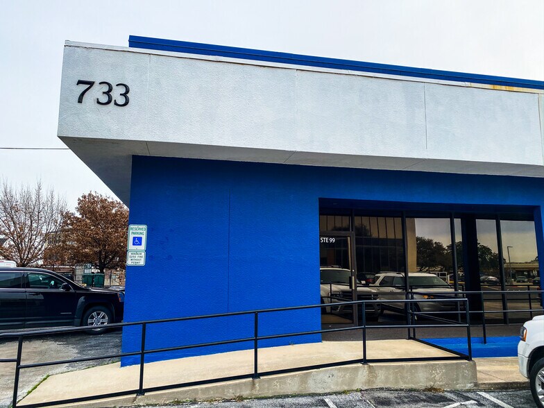 More Photos Of 733 Fort Worth Dr, Denton Office For Sale