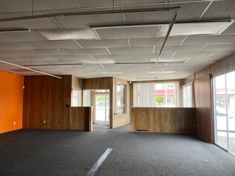 More Photos Of 1280 Fremont Blvd, Seaside Storefront For Lease