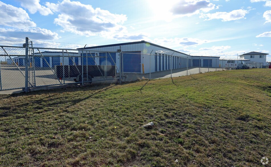 More Photos Of 1503 77th Ave NW, Edmonton Self Storage For Lease