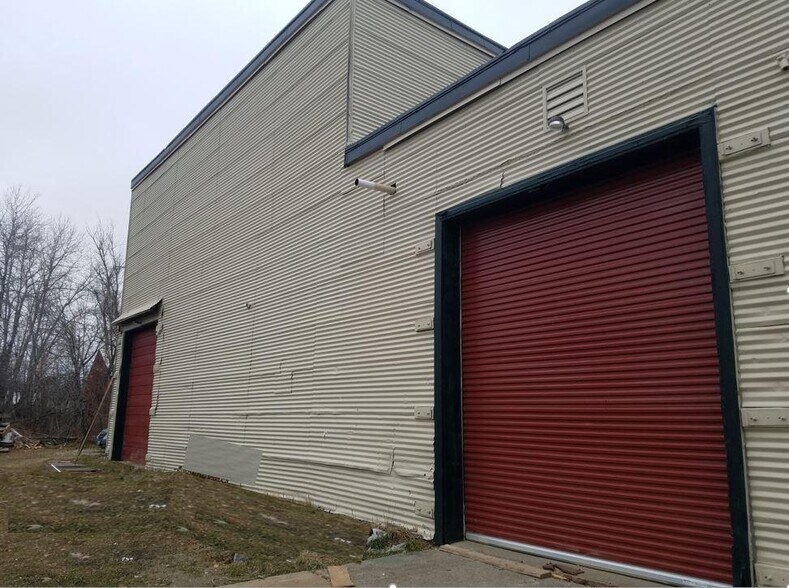 More Photos Of 9 Kenwood Ave, Corinna Specialty For Sale