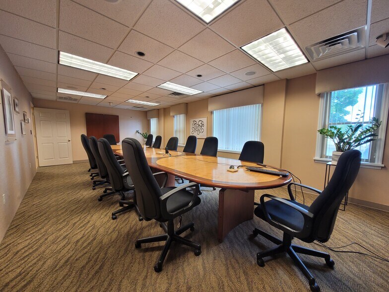 More Photos Of 300-314 W 1st St, Bloomington Office Residential For Sale