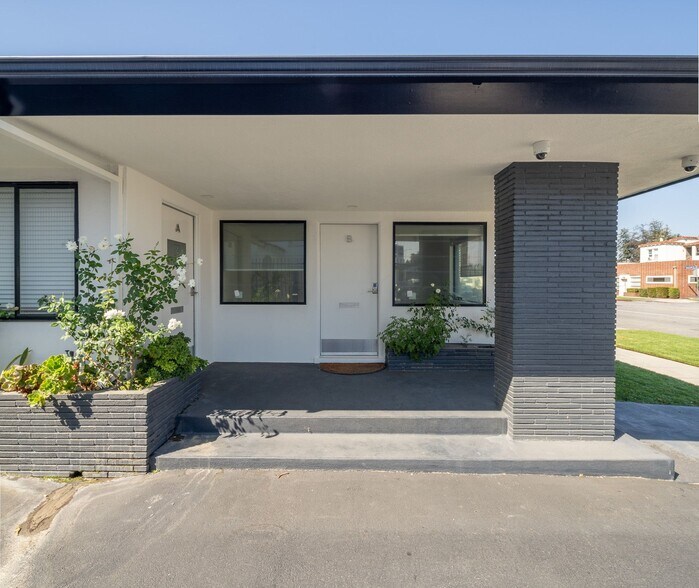 More Photos Of 10724 Riverside Dr, North Hollywood Medical For Lease