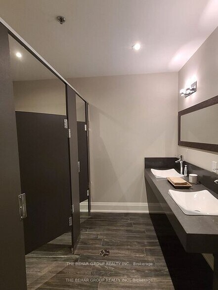 More Photos Of 550 Speers Rd, Oakville Coworking Space