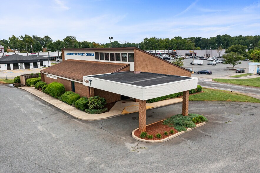 Primary Photo Of 5410 N Tryon St, Charlotte Medical For Sale