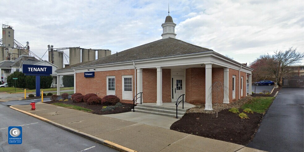 More Photos Of 85 W Main St, Shelby Bank For Lease