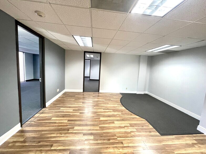 More Photos Of 7703 N Lamar Blvd, Austin Loft Creative Space For Sale