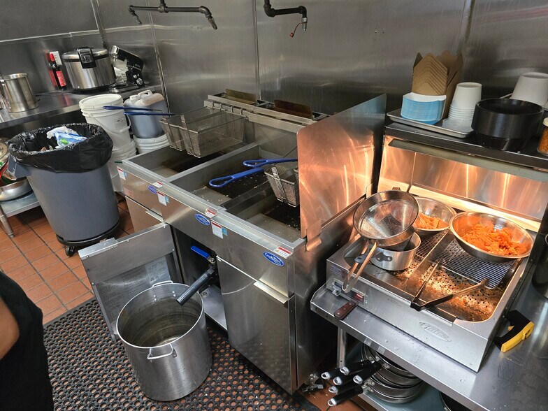 More Photos Of 3833-4093 Grand Ave, Chino Unknown For Lease