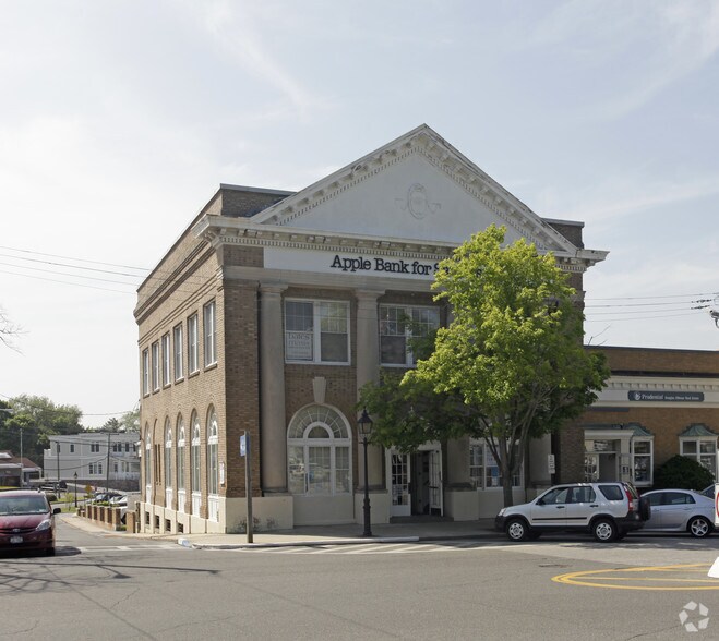 Primary Photo Of 138 Main St, Sag Harbor Office For Sale