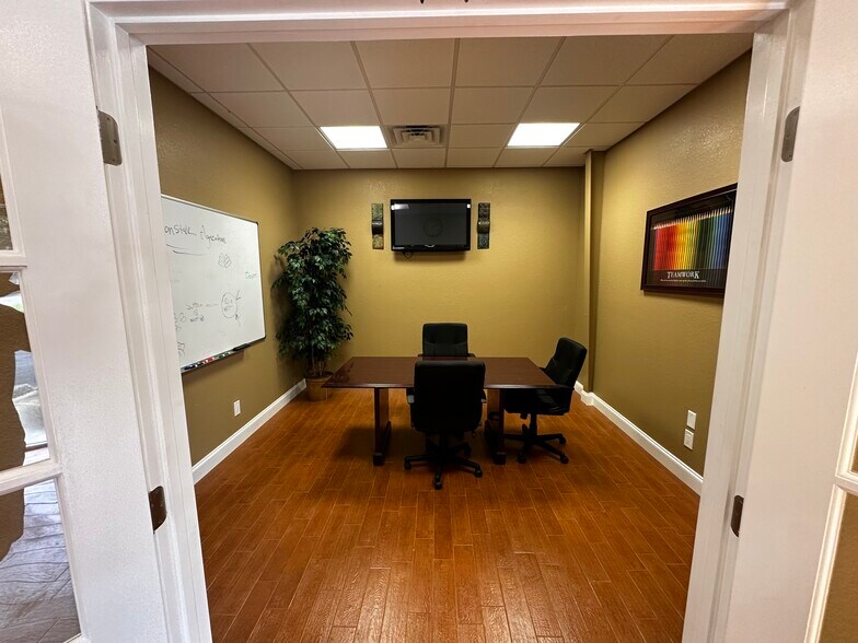 More Photos Of 2303 58th Ave E, Bradenton Light Manufacturing For Lease