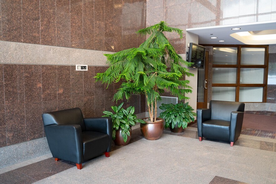 More Photos Of 2025 E Beltline Ave SE, Grand Rapids Office For Sale