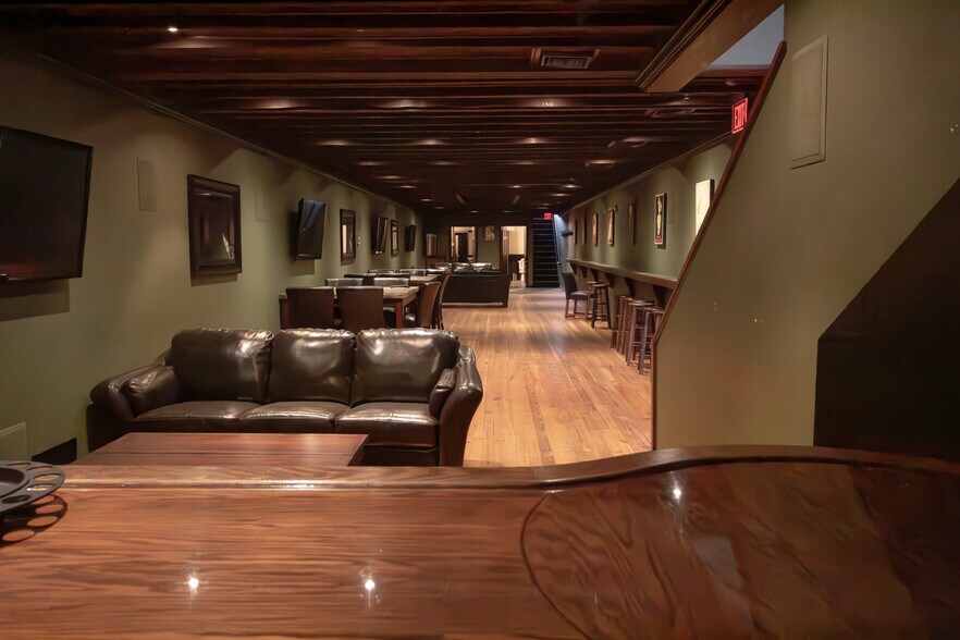 More Photos Of 174 Glen St, Glens Falls Office For Sale