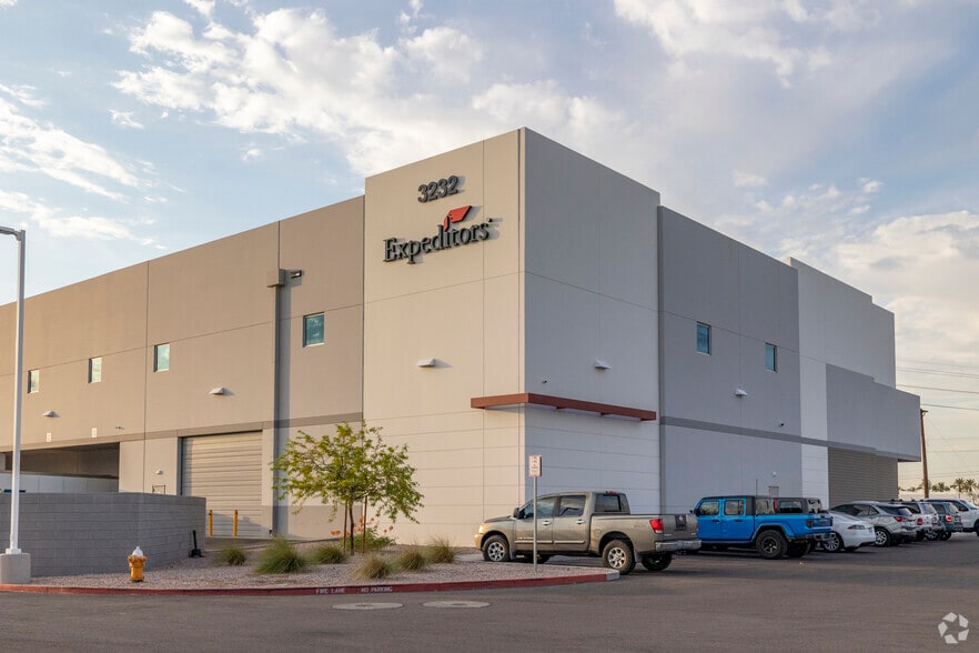 More Photos Of 3232 S 48th St, Phoenix Warehouse For Lease