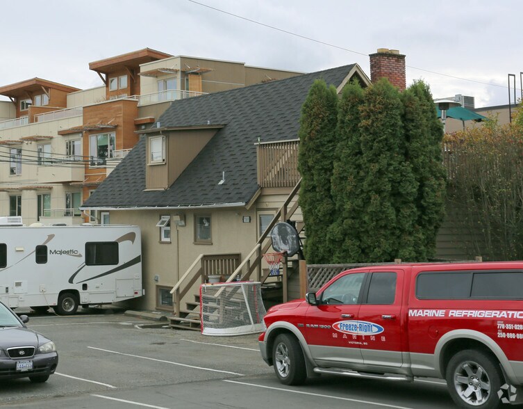 More Photos Of 7167-7173 W Saanich Rd, Central Saanich Storefront Retail Office For Lease