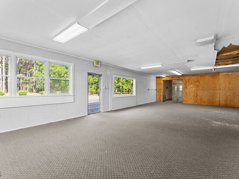 More Photos Of 15242 General Puller Hwy, Hardyville Freestanding For Sale