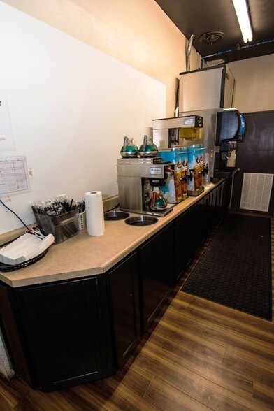 More Photos Of 7052 Benton Rd, Paducah Restaurant For Sale