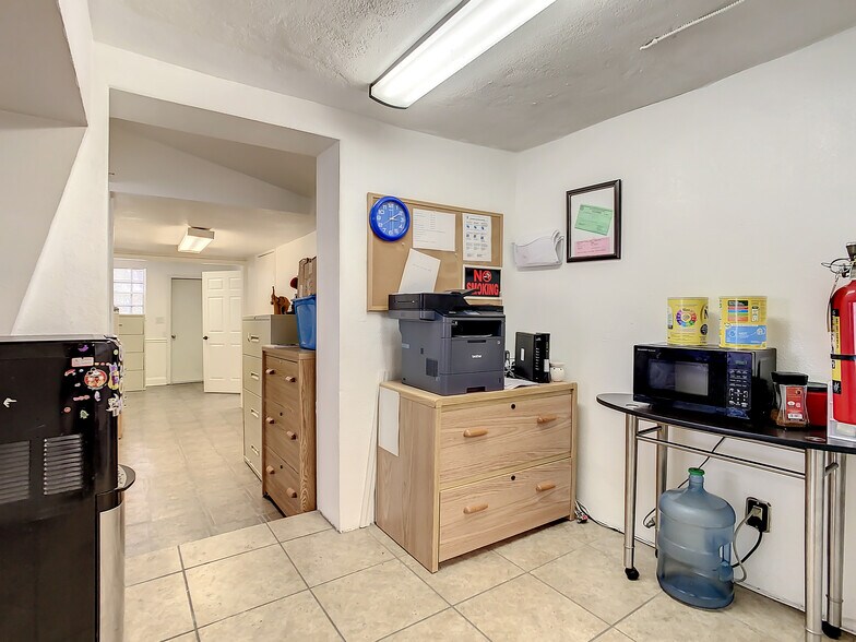 More Photos Of 315 Magnolia Ave, Auburndale Office Residential For Lease