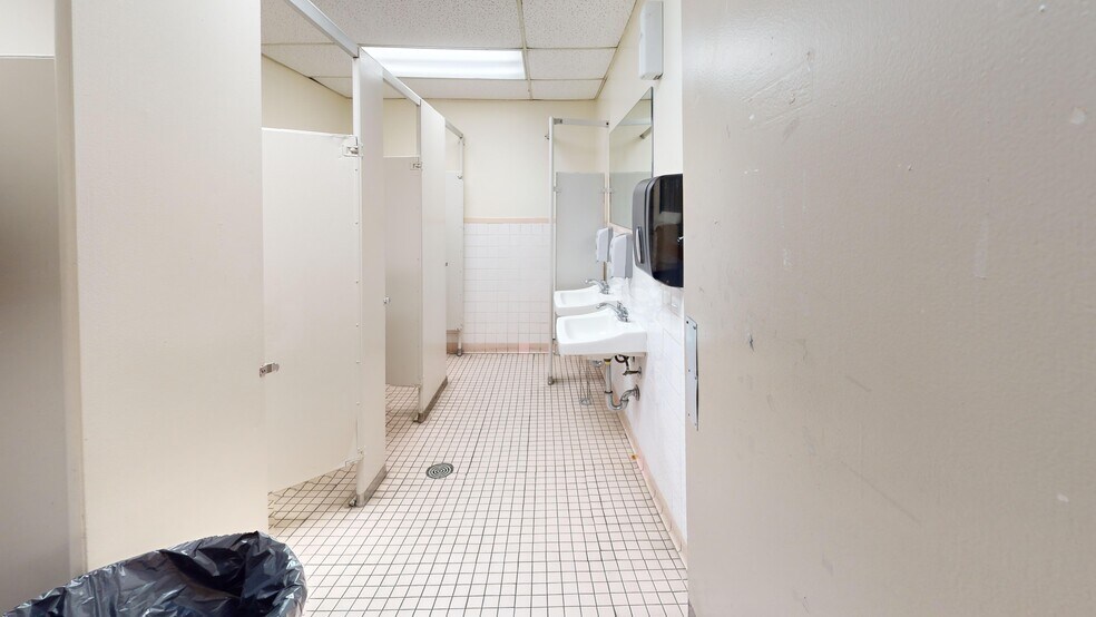 More Photos Of 1609 Avenue R, Brooklyn Office For Sale