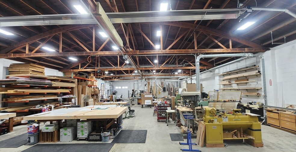 More Photos Of 66 Cottage St, Poughkeepsie Showroom For Sale