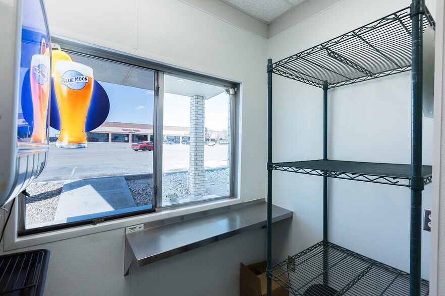 More Photos Of 1140 Kermit St, Plainview Restaurant For Sale