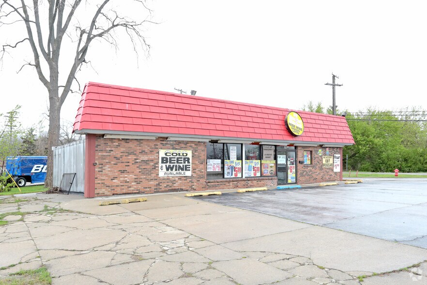 More Photos Of 10 Gratiot Blvd, Marysville Freestanding For Sale