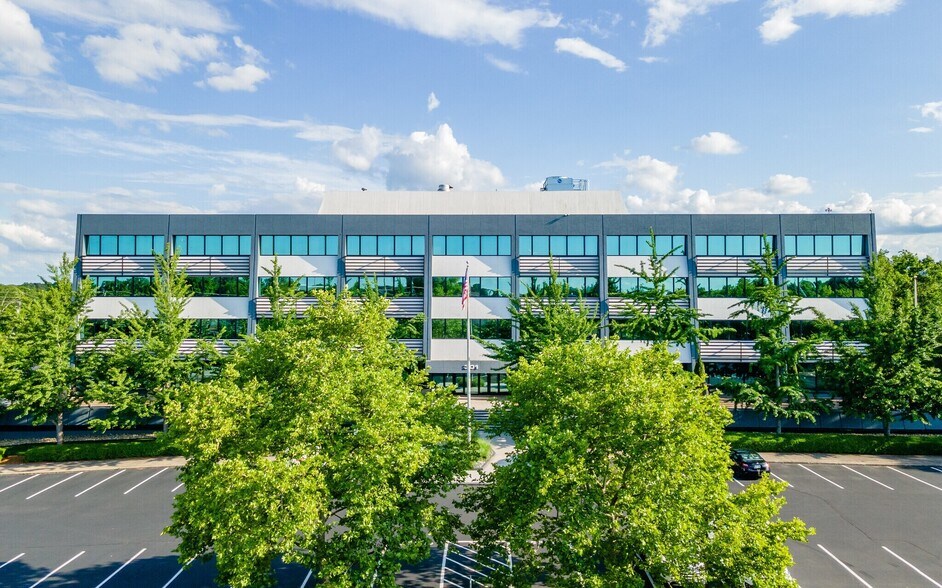 More Photos Of 301 Plus Park Blvd, Nashville Office For Lease