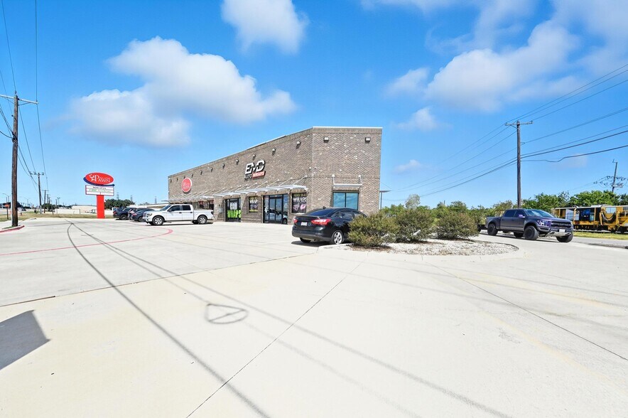 More Photos Of 4110 Haltom Rd, Haltom City Freestanding For Sale