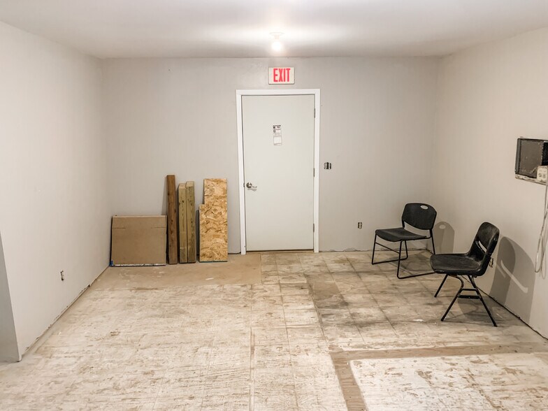 More Photos Of 610 Oregon St, Oshkosh Office Residential For Sale