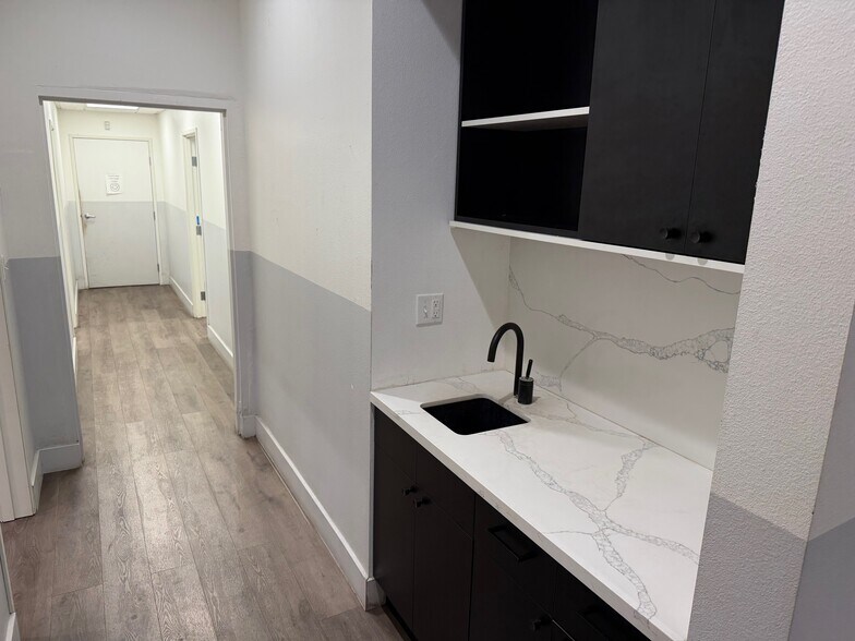 More Photos Of 2105 Edwards Ave, South El Monte Showroom For Lease