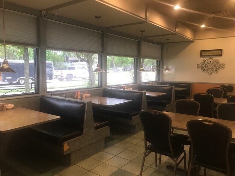 More Photos Of 8200 Macomb St, Grosse Ile Township Restaurant For Sale