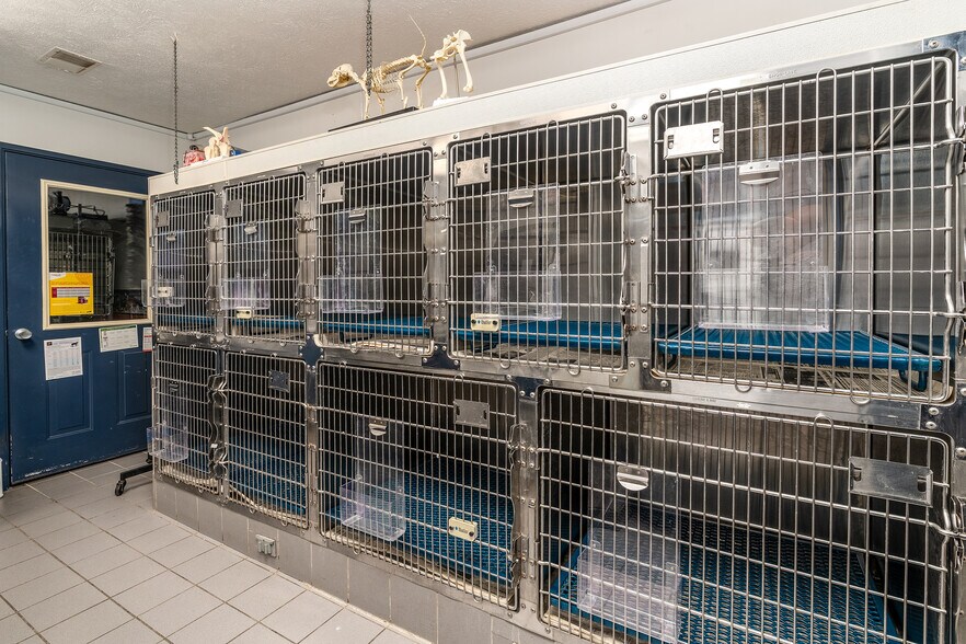 More Photos Of 602 S Court St, Marion Office For Sale