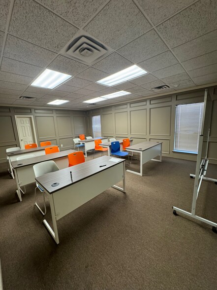 More Photos Of 2511 Texas Dr, Irving Office For Lease