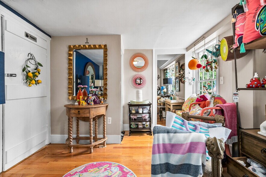 More Photos Of 44 North St, Hingham Storefront For Lease