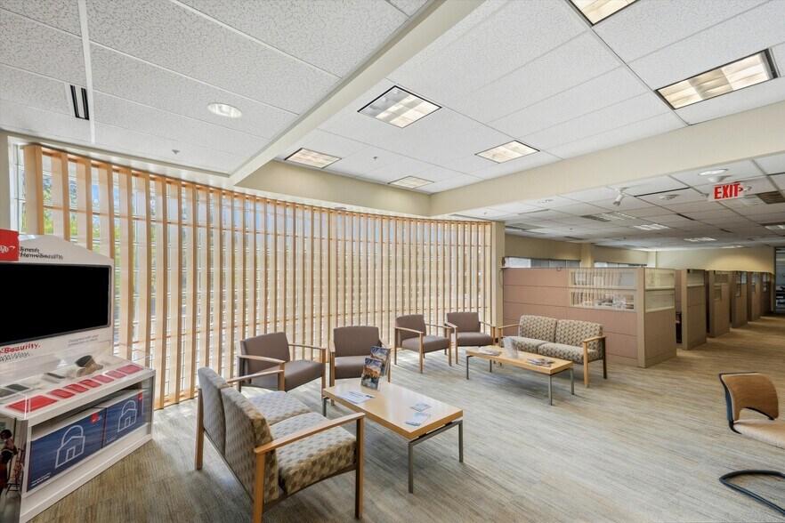 More Photos Of 8555 SW Apple Way, Portland Office For Lease