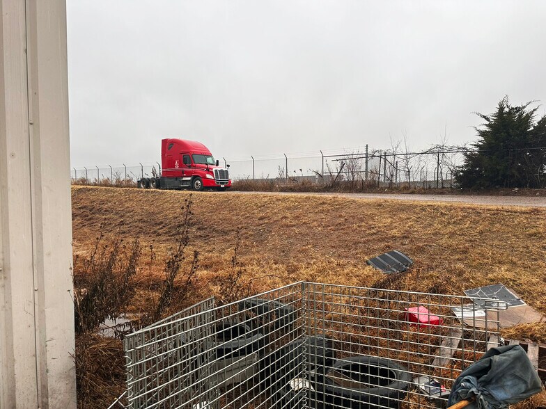 More Photos Of 6420 S Air Depot Blvd, Oklahoma City Manufacturing For Sale