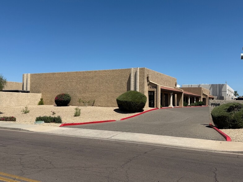 More Photos Of 7702 E Gray Rd, Scottsdale Warehouse For Lease