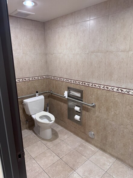 More Photos Of 1068 Broadway, El Cajon Medical For Sale