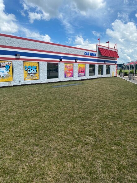 More Photos Of 540 W Camp St, East Peoria Carwash For Sale
